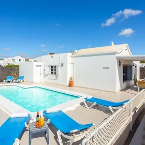 https://villa-zoe.puertodelcarmen-hotels.org